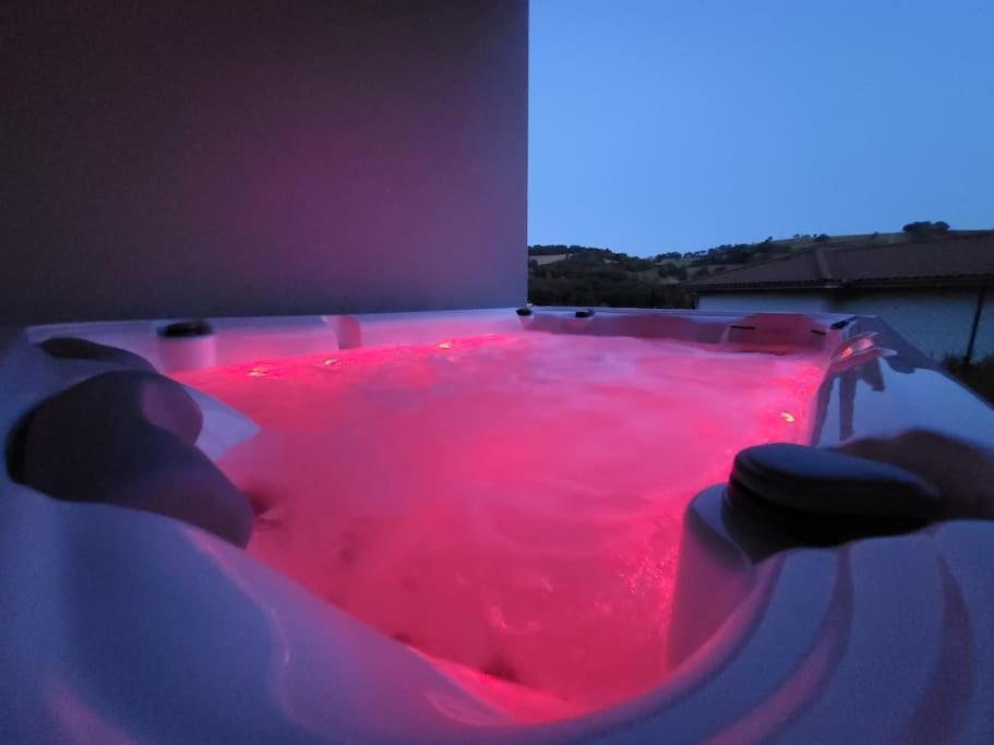 Rez-De-Jardin De Maison Avec Spa Et Borne D'Arcade Орияк Екстериор снимка