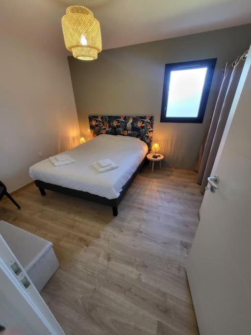 Rez-De-Jardin De Maison Avec Spa Et Borne D'Arcade Орияк Екстериор снимка